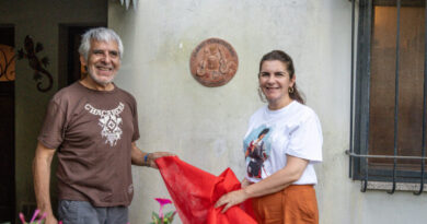 “Flores y Chacareras”: el sueño de Peteco Carabajal que florece en Moreno como proyecto cultural y comunitario