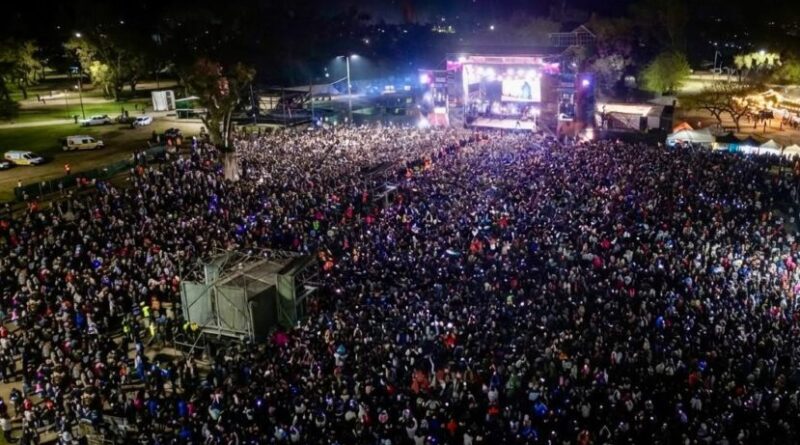 45 mil personas disfrutaron del Festival Urbano de Moreno 45 mil personas disfrutaron del Festival Urbano de Moreno
