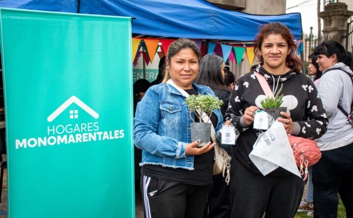 Cuidar a quienes cuidan: credenciales y controles de salud para hogares monomarentales Cuidar a quienes cuidan: credenciales y controles de salud para hogares monomarentales